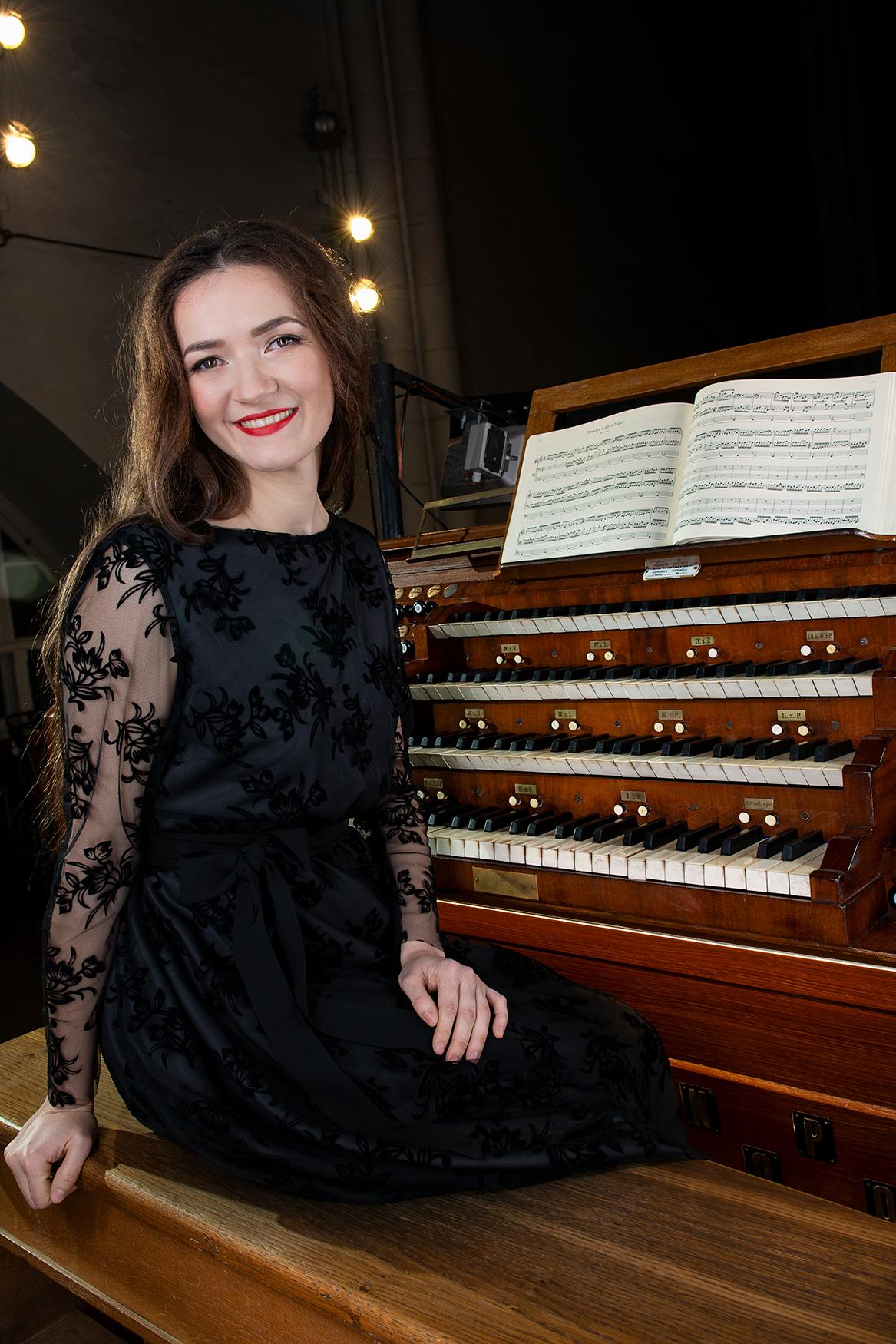 Елена Привалова (орган)