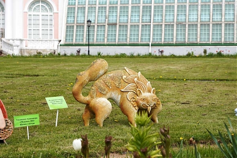 "Стекло и керамика в старинном парке": итоги голосования