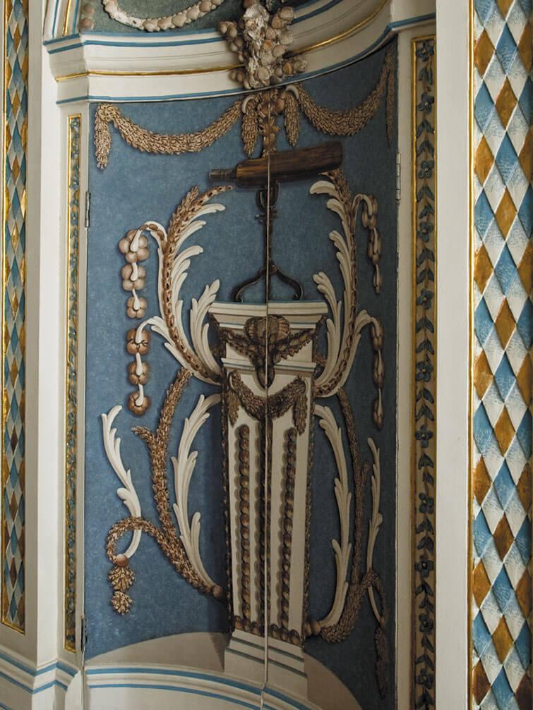 Онлайн-трансляция экскурсии по интерьерам Дворца