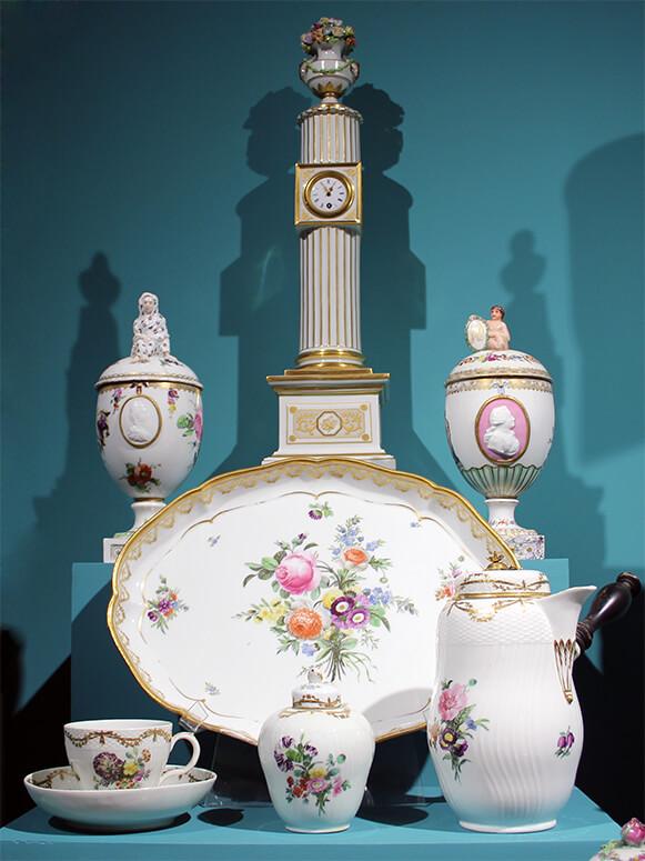 Видеоэкскурсия по выставке "Три волны" датского фарфора". Часть II